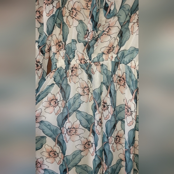 Floral Maxi Dress with Blue and White Pattern - Picture 5 of 7